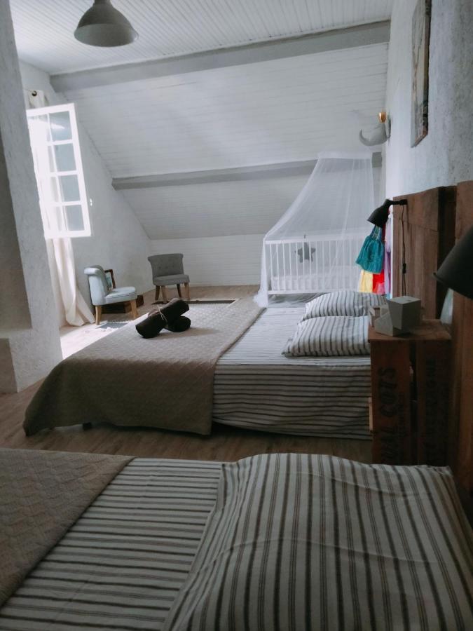Chambre Familiale Anna "Mon Lit Au Pre" , Jusqu'A 4 Adultes Et 2 Enfants Avec Piscine Familles, Couples Ou Femmes Seulement Pontours Esterno foto
