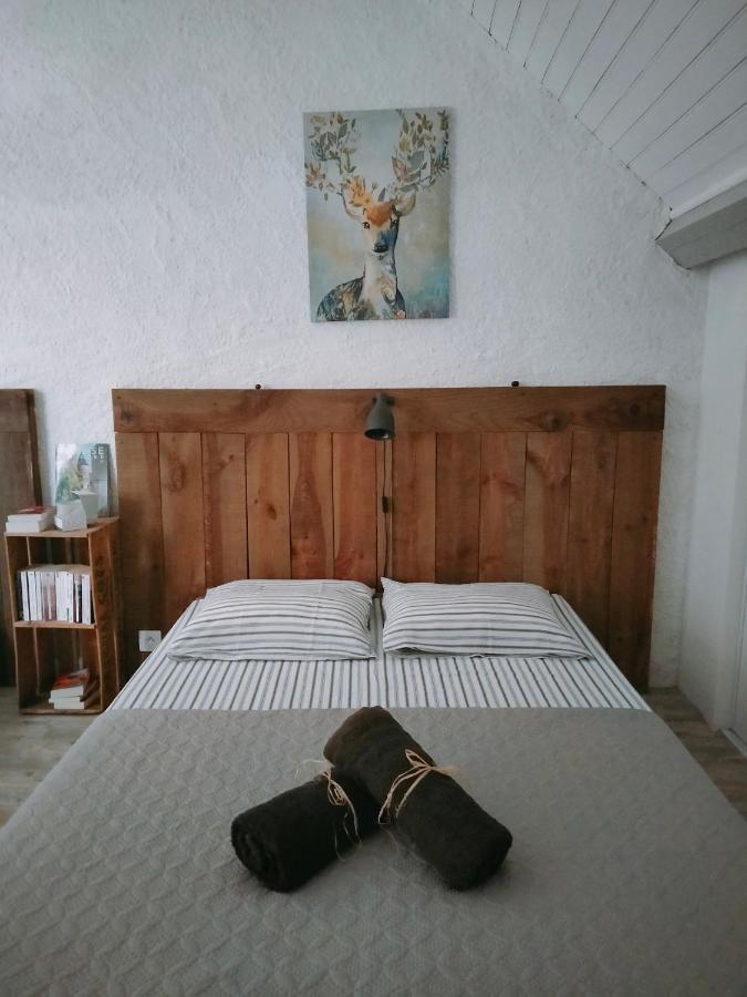 Chambre Familiale Anna "Mon Lit Au Pre" , Jusqu'A 4 Adultes Et 2 Enfants Avec Piscine Familles, Couples Ou Femmes Seulement Pontours Esterno foto