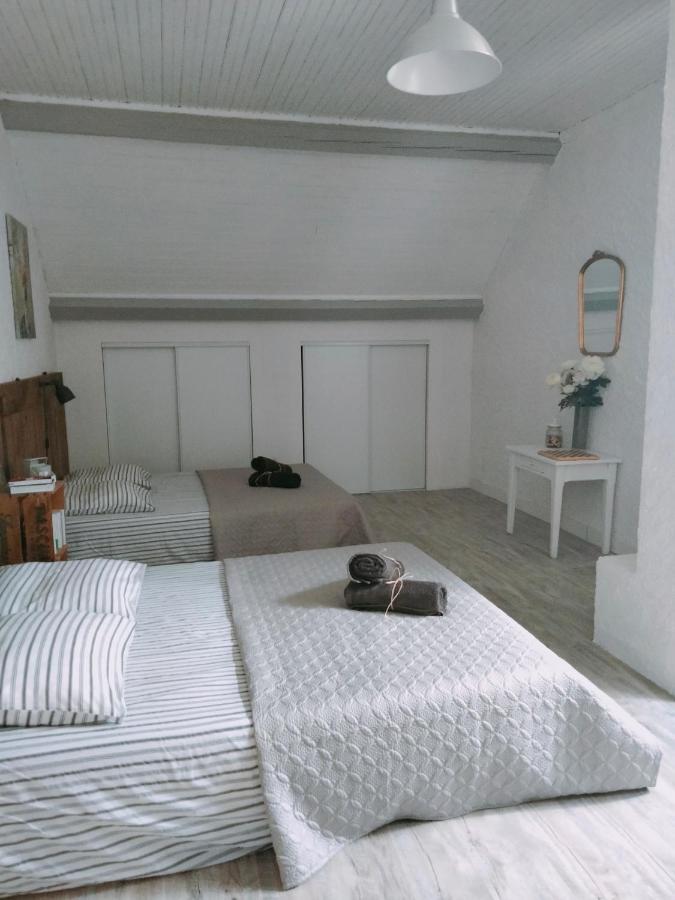 Chambre Familiale Anna "Mon Lit Au Pre" , Jusqu'A 4 Adultes Et 2 Enfants Avec Piscine Familles, Couples Ou Femmes Seulement Pontours Esterno foto